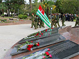 В Абхазии отмечают День Независимости и 20-летие Победы в Отечественной войне 