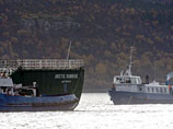 Правозащитная организация Greenpeace в заявлении, опубликованном на официальном сайте, отрицает обвинения Следственного комитета РФ в том, что судно экологов Arctic Sunrise во время акции протеста 18 сентября нарушило 500-метровую зону безопасности платфо