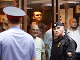В настоящее время в Москве по "болотному делу" судят 12 человек. Их обвиняют по ст. 212 (призыв к массовым беспорядкам) и ст. 318 УК РФ (применение насилия в отношении представителя власти)