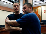 Алексей Навальный и Петр Офицеров, 19 июля 2013 года