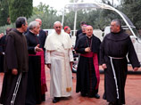 Папа Римский совершает свой первый визит в родной город Франциска Ассизского
