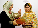 Юсуфзай выдвинута на получение Нобелевской премии мира и премии Андрея Сахарова "За свободу мысли". Она уже получила премию Симоны де Бовуа, которую вручают защитникам прав женщин