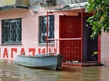 В Хабаровском крае за минувшие сутки вода ушла из 425 подтопленных домов, сегодня в зоне наводнения остается 1181 дом, где проживают 12,7 тысячи человек, рапортовала пресс-служба Дальневосточного регионального центра МЧС