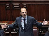 После случившейся трагедии ряд итальянских политиков обвинил Евросоюз в том, что они оставили Италию "один на один" с проблемой миграции