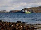 Механик арестованного ледокола Arctic Sunrise предупредил, что судно может затонуть, и попросился на борт