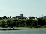 Захваченный в Ливии террорист из Аль-Каиды находится на военном корабле США, где его допрашивают без адвокатов Захваченный в Ливии террорист из Аль-Каиды находится на военном корабле США, где его допрашивают без адвокатов