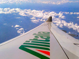 Итальянской авиакомпании Alitalia нужно 300 млн евро для продолжения деятельности. Совет директоров авиаперевозчика в сотрудничестве с правительством срочно начал поиск партнера для увеличения капитала. Задолженность компании оценивается в 1,1 млрд евро Итальянской авиакомпании Alitalia нужно 300 млн евро для продолжения деятельности. Совет директоров авиаперевозчика в сотрудничестве с правительством срочно начал поиск партнера для увеличения капитала. Задолженность компании оценивается в 1,1 млрд евро