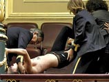 Femen сорвали работу правительства Испании, защищая аборты: "Пошли прочь из моей вагины!"