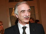 Между тем посол Азербайджана в России Полад Бюльбюль уже заявил, что выборы проходили открыто и честно, с соблюдением стандартов демократии, несмотря на заявления некоторых СМИ об обратном Между тем посол Азербайджана в России Полад Бюльбюль уже заявил, что выборы проходили открыто и честно, с соблюдением стандартов демократии, несмотря на заявления некоторых СМИ об обратном