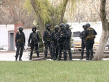Норильский СОБР обезвредил мужчину, "со взрывчаткой удерживавшего двух заложников"