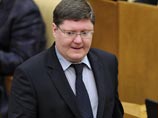 Депутат-единоросс Андрей Исаев, оказавшийся из-за пьяного помощника причастен к авиадебошу в "Пулково", уволил своего помощника и решил на неделю покинуть Москву Депутат-единоросс Андрей Исаев, оказавшийся из-за пьяного помощника причастен к авиадебошу в "Пулково", уволил своего помощника и решил на неделю покинуть Москву