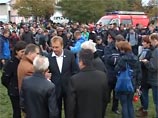 На Украине сутки ищут ребенка, провалившегося в канализацию На Украине сутки ищут ребенка, провалившегося в канализацию