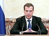 Медведев прибавил стипендии студентам и аспирантам 