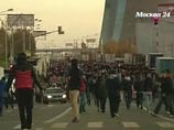 Толпа в Бирюлеве разгромила торговый центр и прорвалась на овощебазу. ХРОНИКА Толпа в Бирюлеве разгромила торговый центр и прорвалась на овощебазу. ХРОНИКА