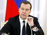 Медведев предсказал России 2% роста ВВП в 2013 году Медведев предсказал России 2% роста ВВП в 2013 году