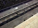 На станции московского метро "Кожуховская" на рельсы упал человек