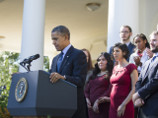 Обама не дал упасть женщине, которой стало плохо во время его речи о реформе здравоохранения