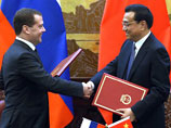 Председатели правительств России и Китая Дмитрий Медведев и Ли Кэцян после переговоров в Пекине выразили надежду, что объем взаимной торговли между странами до 2015 года значительно превысит сумму в 100 млрд долларов