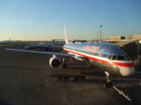 Самолет American Airlines сел в Карибском море с горящим двигателем