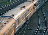 По данным следствия, ночью 28 июля 2013 года в вагоне пассажирского поезда сообщением "Советская Гавань-Владивосток" пятеро молодых людей, находясь в состоянии алкогольного опьянения, напали на двух сотрудников транспортной полиции