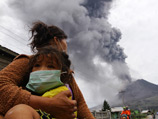 В Индонезии в четверг началось извержение вулкана Синабунг, расположенного в провинции Северная Суматра