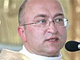 Папский нунций в Белоруссии посетил в СИЗО КГБ священника, обвиненного в госизмене Папский нунций в Белоруссии посетил в СИЗО КГБ священника, обвиненного в госизмене
