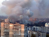 Пожар начался в отдельно стоящем кафе "Сказка" около 17:00 в субботу, а затем распространился на другие строения Пожар начался в отдельно стоящем кафе "Сказка" около 17:00 в субботу, а затем распространился на другие строения
