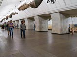 В метро Москвы обнаружены подозрительные предметы, оцепление на "Чеховской" и "Парке победы"