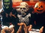 Хэллоуин - старинный кельтский праздник, именуемый также кануном Дня Всех Святых, отмечается в ночь с 31 октября на 1 ноября. Ранее его праздновали прежде всего в США и Канаде, но за последние десять лет праздник стал популярным также в России и Европе