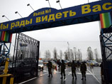 Силовики повторно зачистили рынок "Садовод" и опять отловили тысячу нелегалов Силовики повторно зачистили рынок "Садовод" и опять отловили тысячу нелегалов