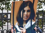 У здания ФСИН начинаются пикеты в поддержку пропавшей в колониях Толоконниковой У здания ФСИН начинаются пикеты в поддержку пропавшей в колониях Толоконниковой