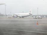 "Внуково" снова не принимает самолеты, курсовой маяк так и не починили "Внуково" снова не принимает самолеты, курсовой маяк так и не починили