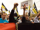 "Мое участие в "Русском марше" сейчас превратится в адову кинокомедию: как Бонифаций в окружении детей, буду идти в толпе из 140 фотографов и операторов, старающихся снять меня на фоне зигующих школьников", - предположил Навальный