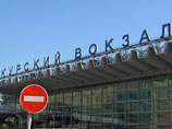 В Москве эвакуировали людей с Курского вокзала из-за угрозы взрыва В Москве эвакуировали людей с Курского вокзала из-за угрозы взрыва
