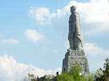 Памятник "Алеша" был открыт в Болгарии в 1957 году. Алексей Скурлатов в 1944 году воевал в тех местах - восстанавливал телефонную линию Пловдив-София