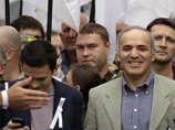 Каспаров попросил гражданства в Латвии "за особые заслуги" Каспаров попросил гражданства в Латвии "за особые заслуги"