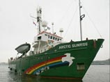 Российские деятели культуры обратились с открытым письмом к президенту России Владимиру Путину с просьбой освободить экипаж ледокола Arctic Sunrise, на котором активисты Greenpeace устроили акцию протеста Российские деятели культуры обратились с открытым письмом к президенту России Владимиру Путину с просьбой освободить экипаж ледокола Arctic Sunrise, на котором активисты Greenpeace устроили акцию протеста