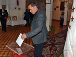 В Таджикистане выборы главы государства проходят с очередями из избирателей