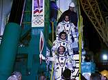 Во время выхода 9 ноября за борт станции космонавты Олег Котов и Сергей Рязанский вынесут олимпийский факел
