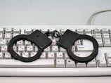 Кемеровского блогера Станислава Калиниченко задержали и поместили в изолятор временного содержания за ретвит сообщения в Сети. Блоггер скопировал у себя на странице фотографию экстремистской, по мнению правоохранителей, листовки Кемеровского блогера Станислава Калиниченко задержали и поместили в изолятор временного содержания за ретвит сообщения в Сети. Блоггер скопировал у себя на странице фотографию экстремистской, по мнению правоохранителей, листовки
