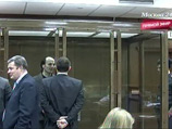 Адвокат, защищавший убийцу Буданова, пришел в СКР спросить о делах против себя, но его туда не пустили Адвокат, защищавший убийцу Буданова, пришел в СКР спросить о делах против себя, но его туда не пустили