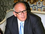 Напомним, ранее на этой неделе главы МИД Нидерландов Франс Тиммерманс заявил о готовности страны предоставить убежище российским геям, чьи права ущемлены законом о запрете гей-пропаганды Напомним, ранее на этой неделе главы МИД Нидерландов Франс Тиммерманс заявил о готовности страны предоставить убежище российским геям, чьи права ущемлены законом о запрете гей-пропаганды