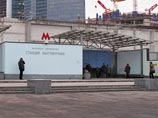 Устройство разместится в кассовом зале станции "Выставочная" рядом с обычными автоматами по продаже проездных билетов. Отличить его можно по Олимпийской символике Устройство разместится в кассовом зале станции "Выставочная" рядом с обычными автоматами по продаже проездных билетов. Отличить его можно по Олимпийской символике