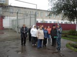 Лукин заявил, что Толоконникову доставили в "не худшую" красноярскую колонию. ФСИН отрицает Лукин заявил, что Толоконникову доставили в "не худшую" красноярскую колонию. ФСИН отрицает