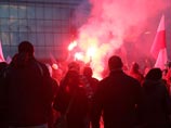 Пока Польша извиняется перед Россией за своих националистов, ее посольство в Москве подверглось "симметричной атаке" Пока Польша извиняется перед Россией за своих националистов, ее посольство в Москве подверглось "симметричной атаке"