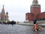 Художник Павел Павленский, прибивший в минувшее воскресенье свои гениталии к брусчатке Красной площади, стал фигурантом уголовного дела о хулиганстве Художник Павел Павленский, прибивший в минувшее воскресенье свои гениталии к брусчатке Красной площади, стал фигурантом уголовного дела о хулиганстве