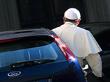 Папа Франциск приехал к президенту Италии на машине Ford Focus
