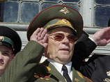 17 мая Калашников был госпитализирован в кардиологическое отделение того же ижевского РКДЦ. Там ему провели коррекцию плановой терапии и выписали 30 мая. Подобные обследования Калашников проходит несколько раз в год 17 мая Калашников был госпитализирован в кардиологическое отделение того же ижевского РКДЦ. Там ему провели коррекцию плановой терапии и выписали 30 мая. Подобные обследования Калашников проходит несколько раз в год