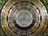 Год назад международная команда ученых в Европейском центре ядерных исследований (CERN) также не смогла подтвердить теорию суперсимметрии