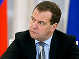 Переход на зимнее и летнее время в стране был отменен летом 2011 года по инициативе Дмитрия Медведева